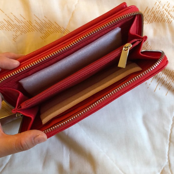 Red Faux Leather Wallet - Picture 3 of 4